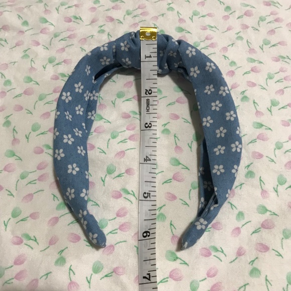NWOT GAP Chambray Knotted Denim Headband Blue White Floral - Picture 2 of 3